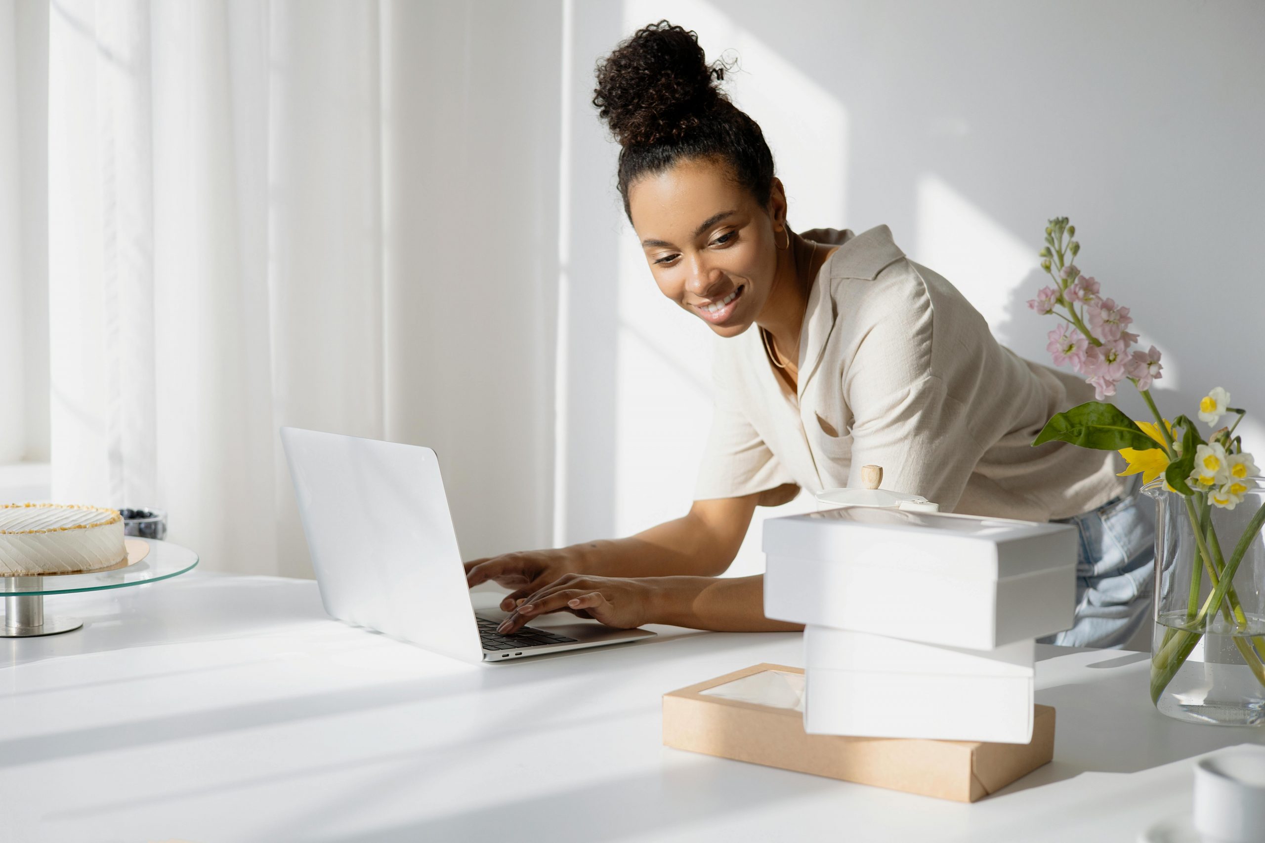 Pratique concrète lors d'une formation professionnalisante pour travailler dans la vente.